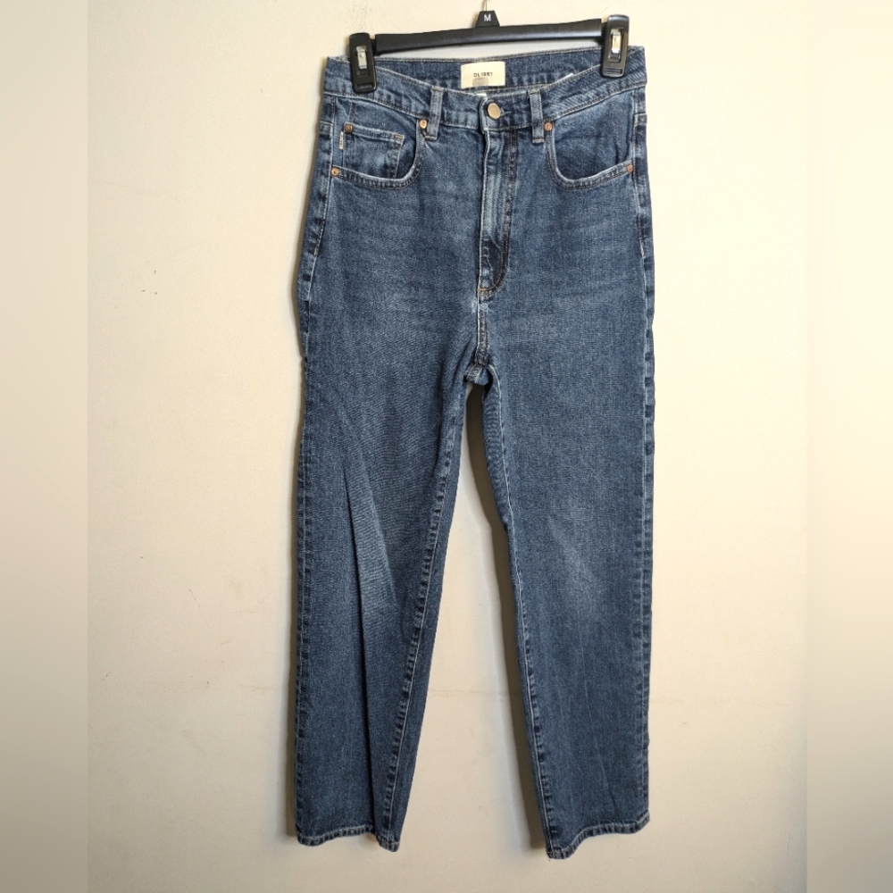 DL1961 Straight Jeans Size 27
